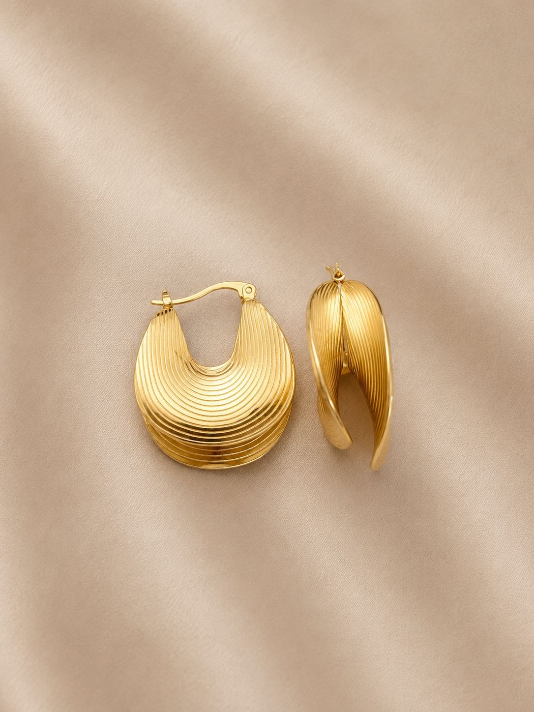 Aros Dorados Ondas Luxe